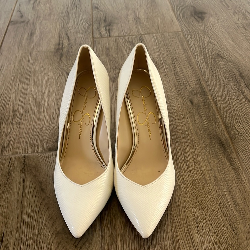 Jessica Simpson White Pumps